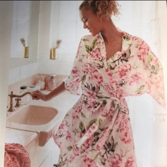 Show Me Your MuMu Other - Show Me Your Mumu Brie Floral Robe Kimono Honeymoon Bride White Pink Belt Hi Low